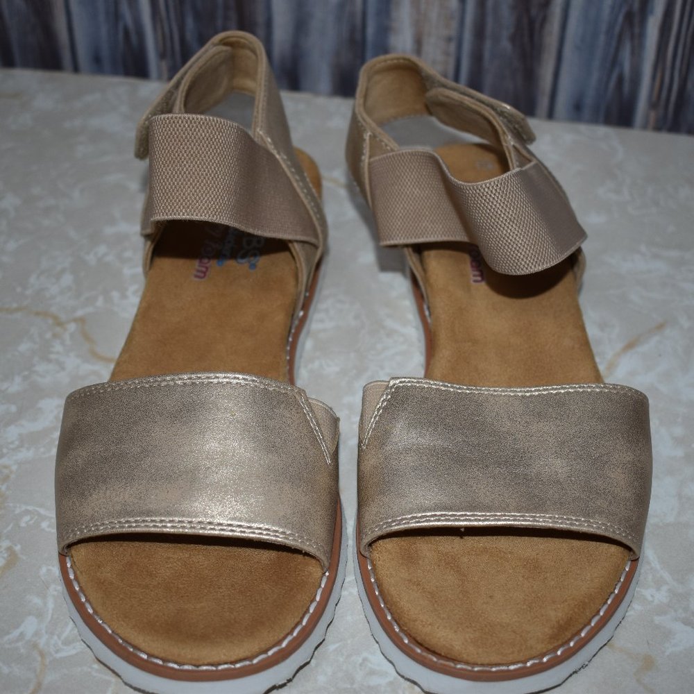 Bobs from Skechers Memory Foam Sandals Gold 7.5